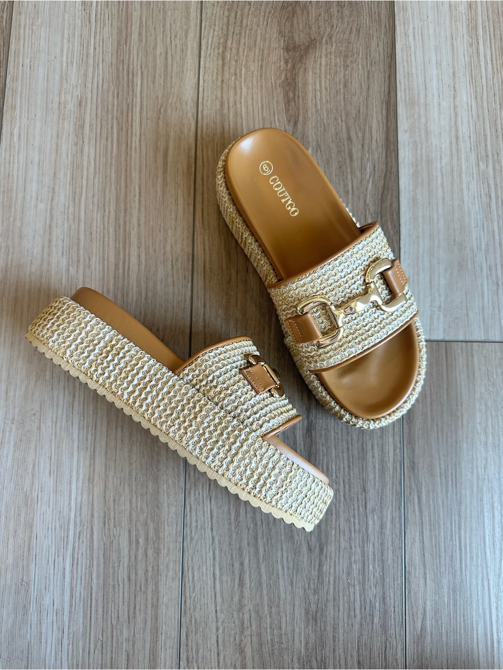 Brand New Coutgo Tan Woven Platform Slide Mules with Gold Chain Accent - Picture 7 of 9